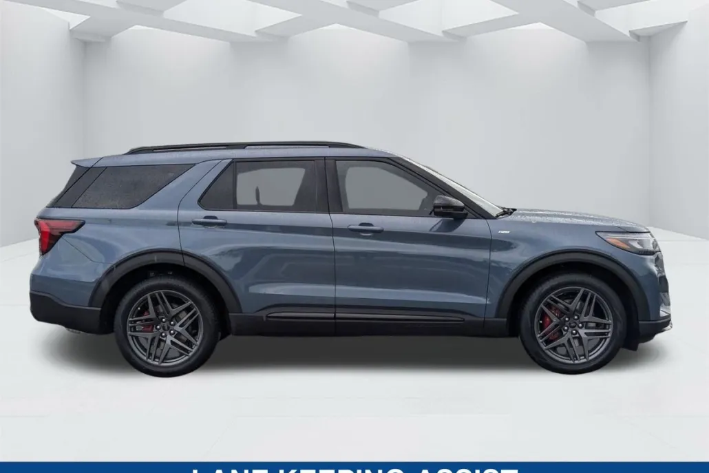 2025 Ford Explorer ST-Line photo 1