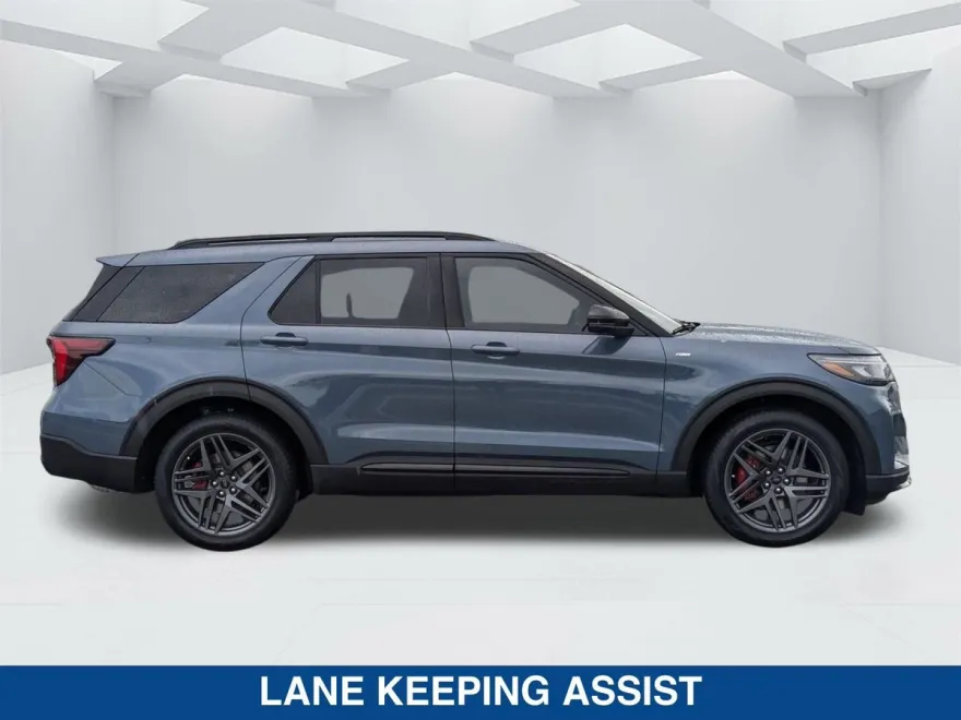 2025 Ford Explorer ST-Line photo 1