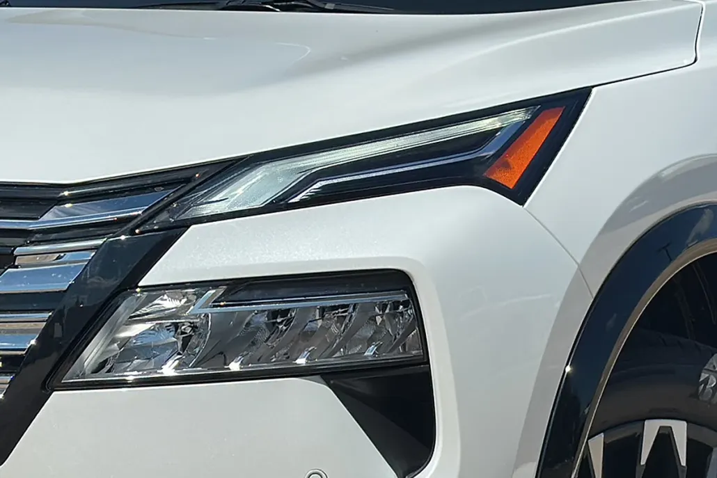 2026 Nissan Rogue Platinum photo 1