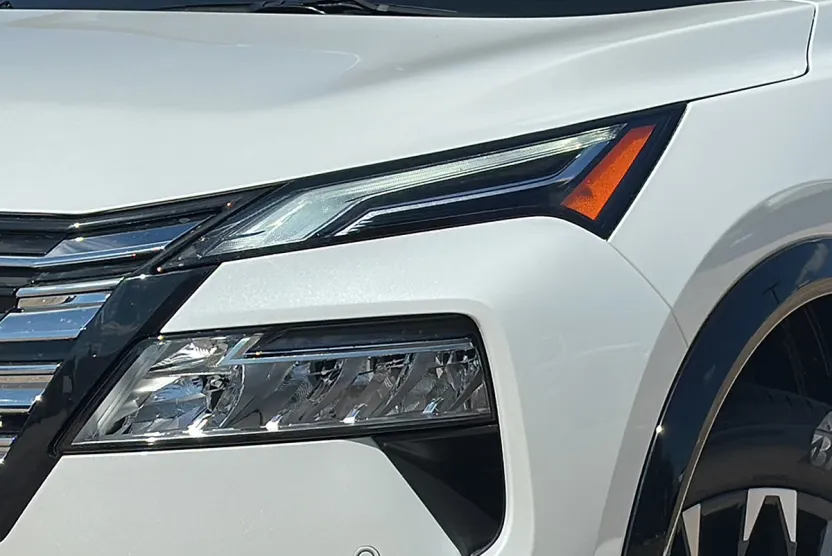 2026 Nissan Rogue Platinum photo 1