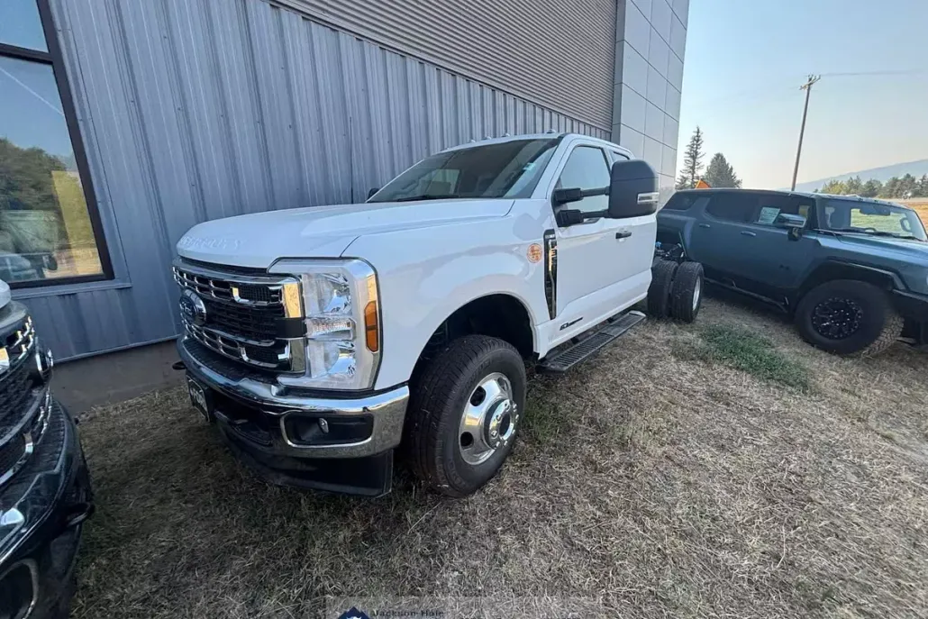 2025 Ford F-350 XLT photo 1