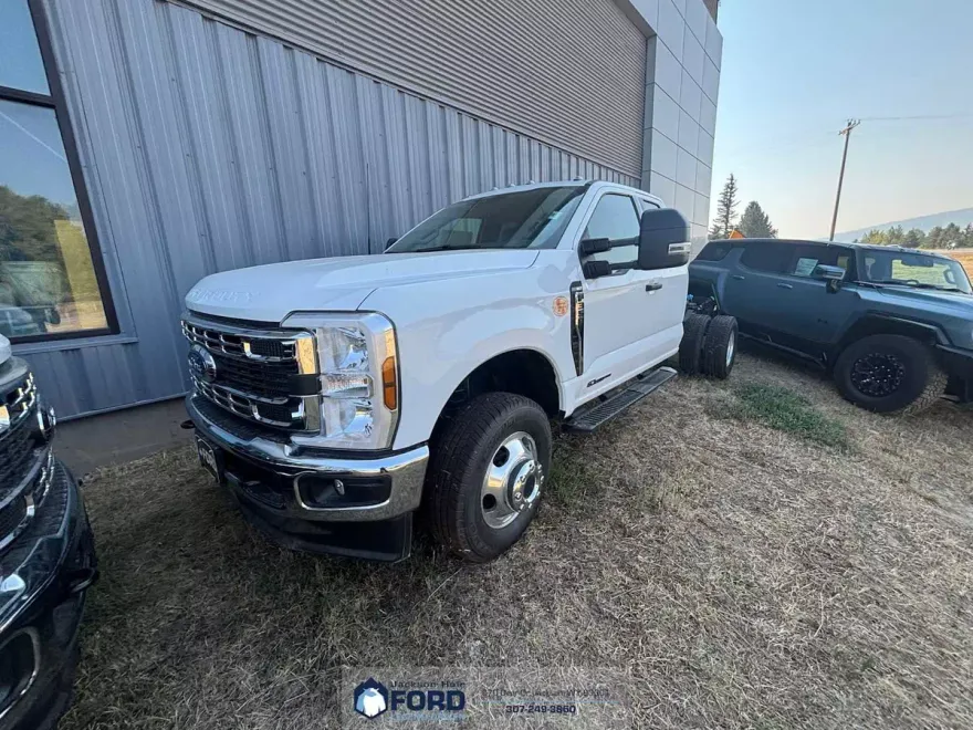 2025 Ford F-350 XLT photo 1