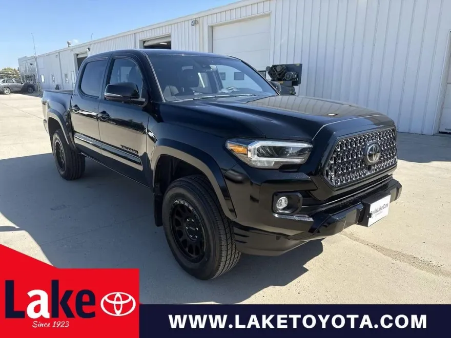 2023 Toyota Tacoma Limited photo 1