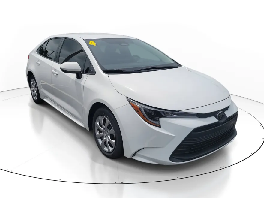 2024 Toyota Corolla LE photo 1