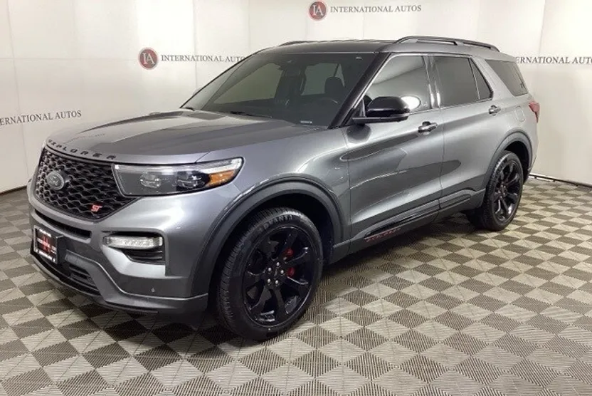 2022 Ford Explorer ST photo 1