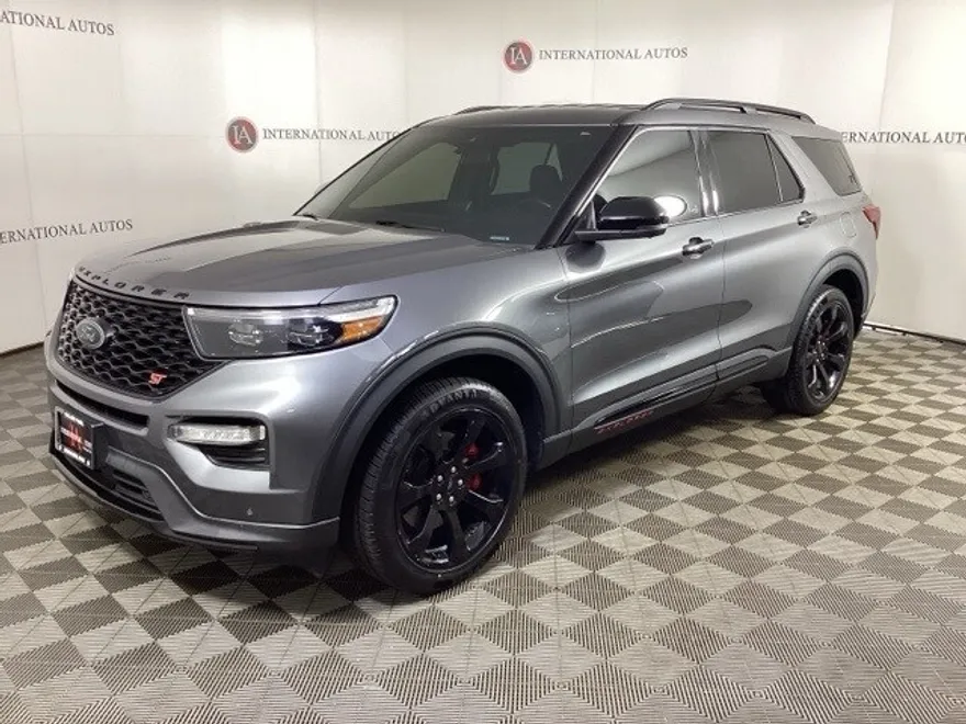 2022 Ford Explorer ST photo 1