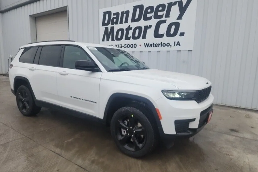 2025 Jeep Grand Cherokee Laredo photo 1