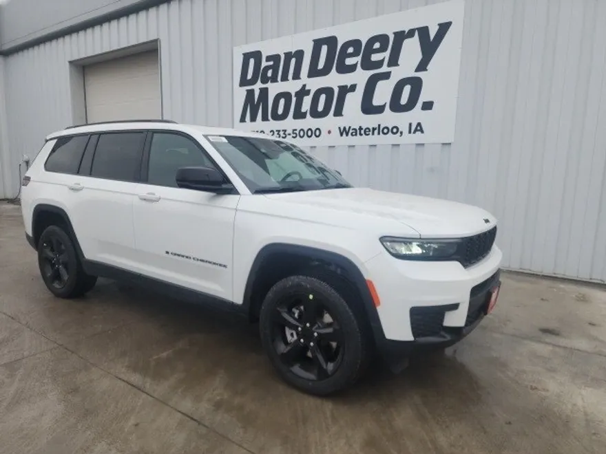 2025 Jeep Grand Cherokee Laredo photo 1