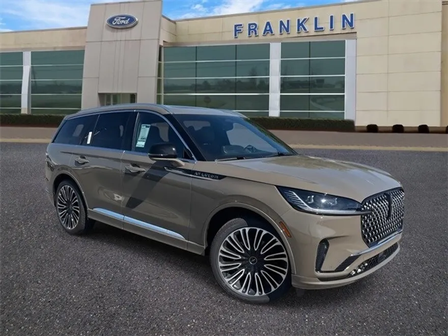 2025 Lincoln Aviator Black Label photo 1