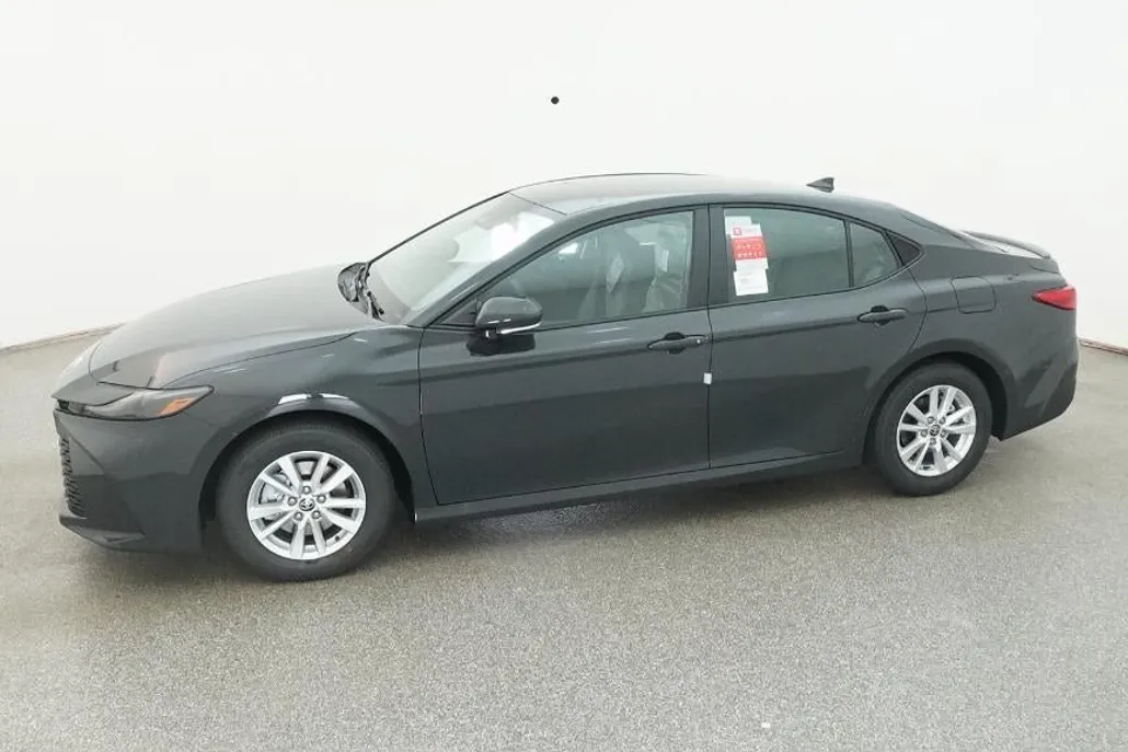 2026 Toyota Camry LE photo 1