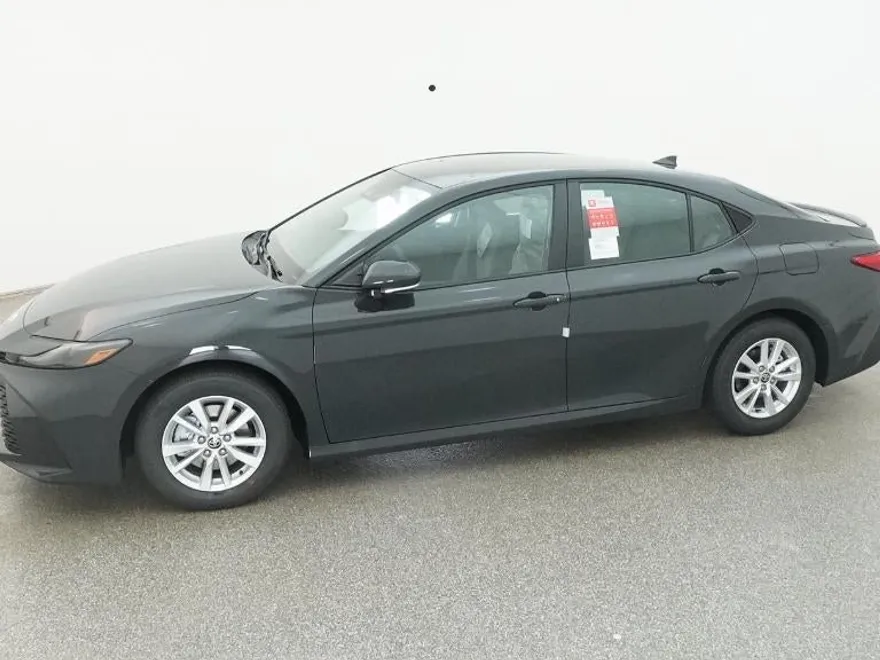 2026 Toyota Camry LE photo 1