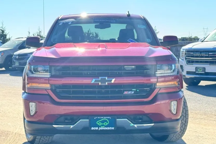 2018 Chevrolet Silverado 1500 LT photo 1