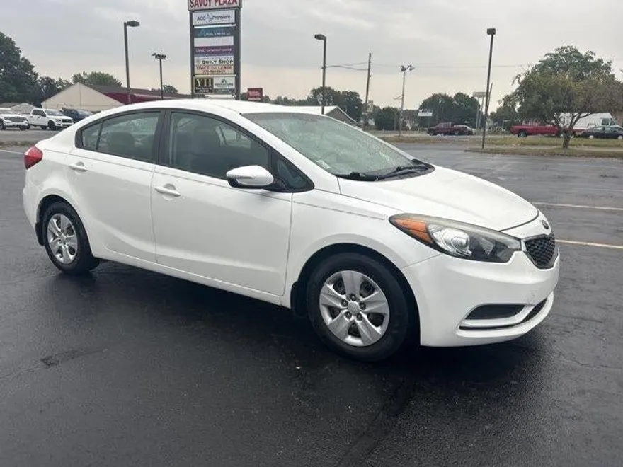 2016 Kia Forte LX photo 1