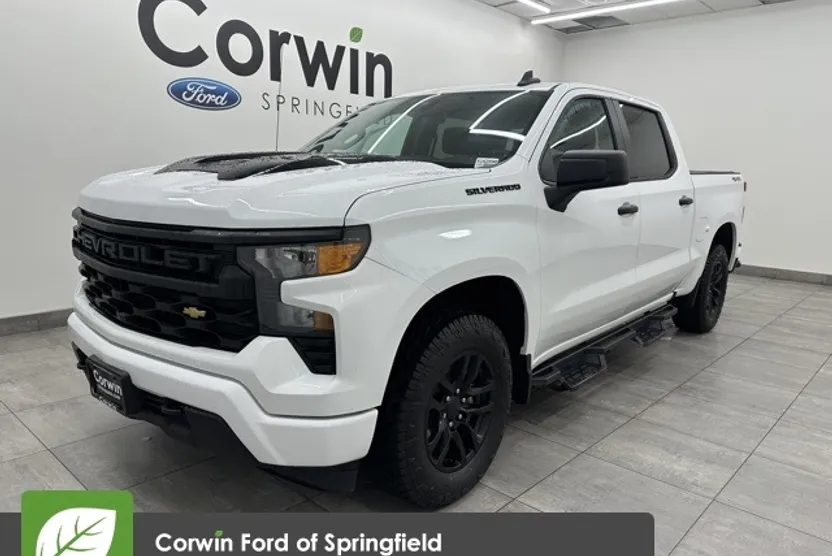 2023 Chevrolet Silverado 1500 Custom photo 1