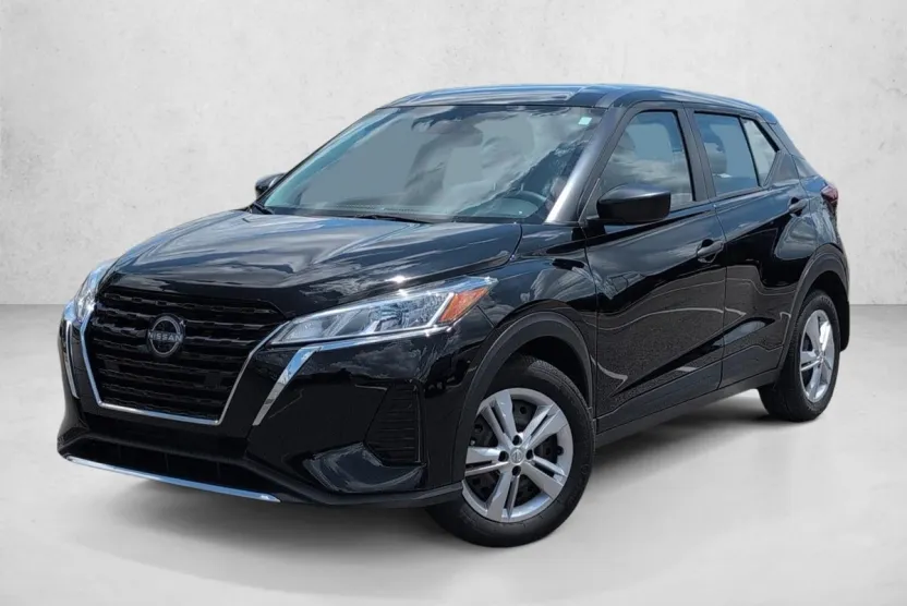 2023 Nissan Kicks S photo 1
