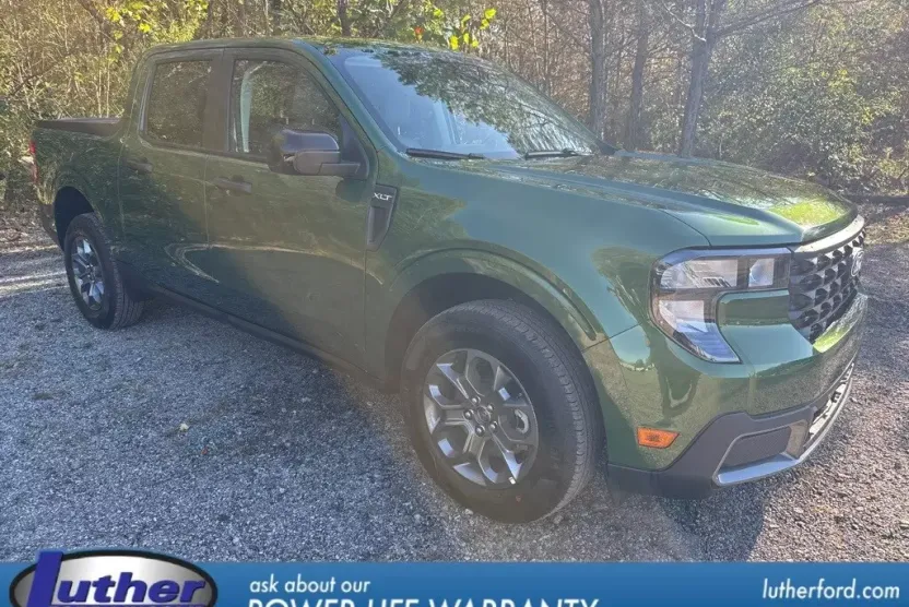 2025 Ford Maverick XLT photo 1