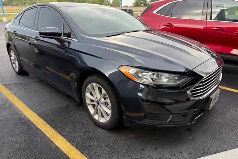 2020 Ford Fusion Hybrid SE photo 1