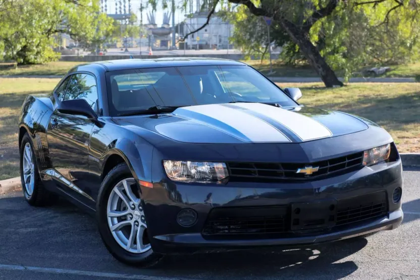2015 Chevrolet Camaro LS Coupe photo 1