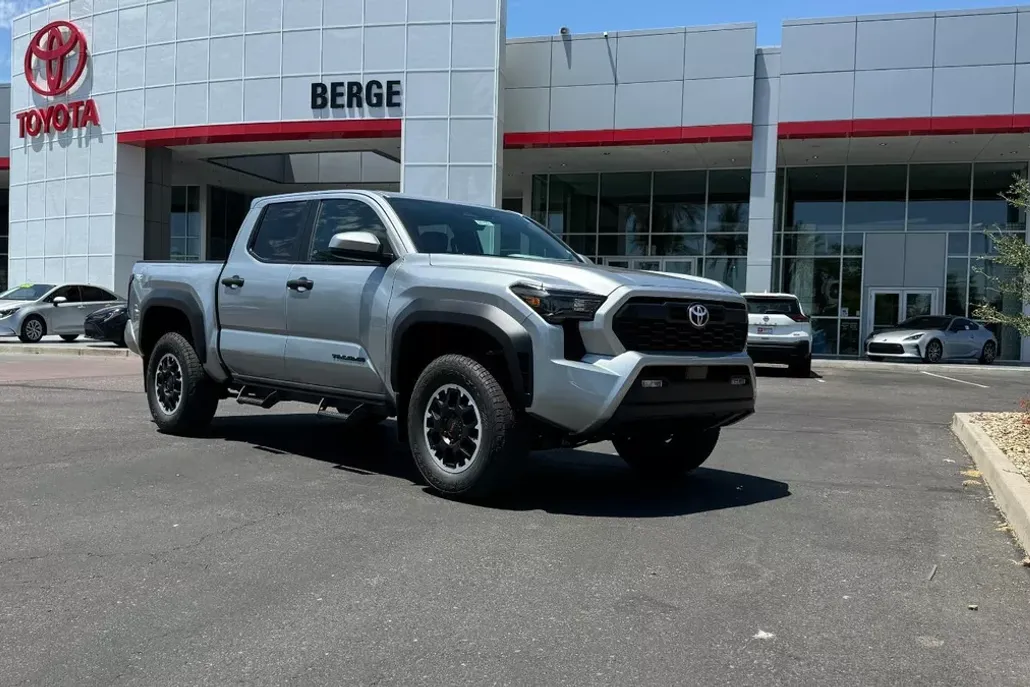 2025 Toyota Tacoma TRD Off-Road Double Cab photo 1