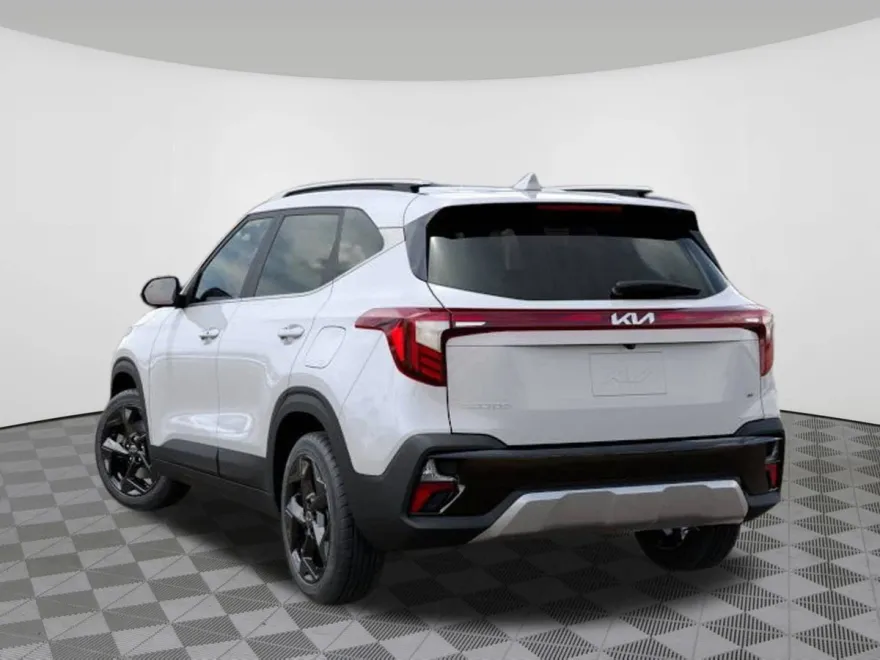 2026 Kia Seltos EX photo 1