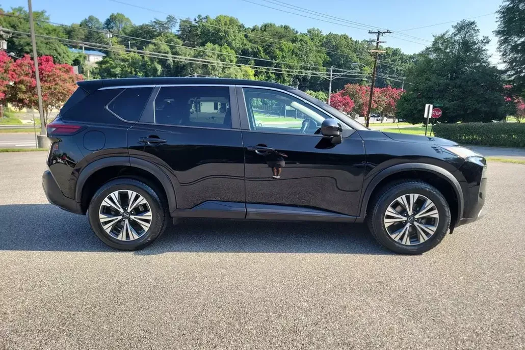 2023 Nissan Rogue SV photo 1