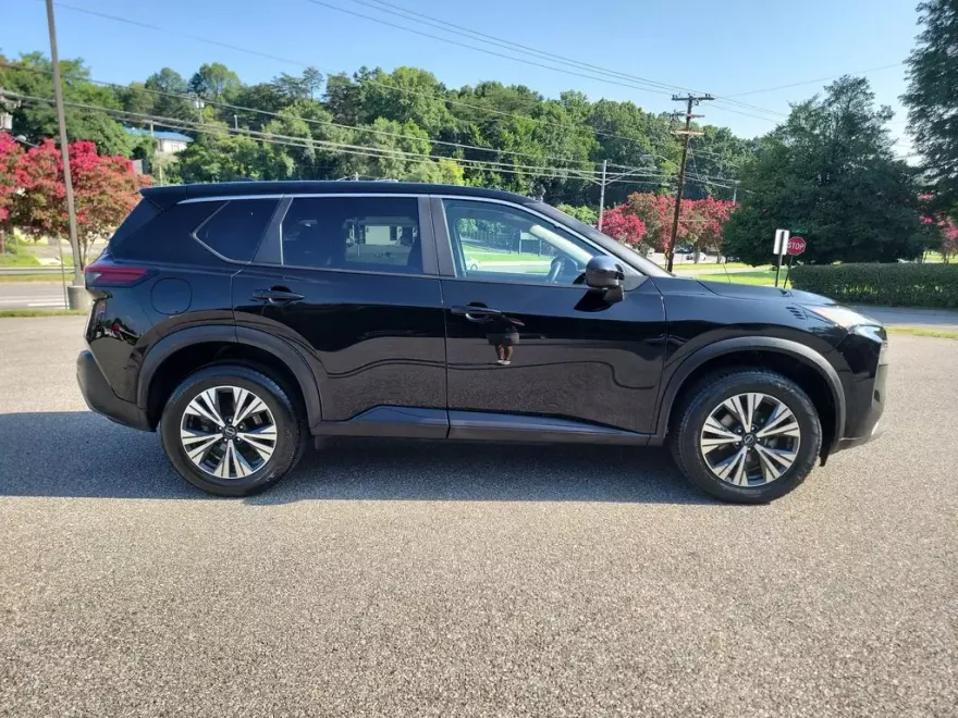 2023 Nissan Rogue SV photo 1