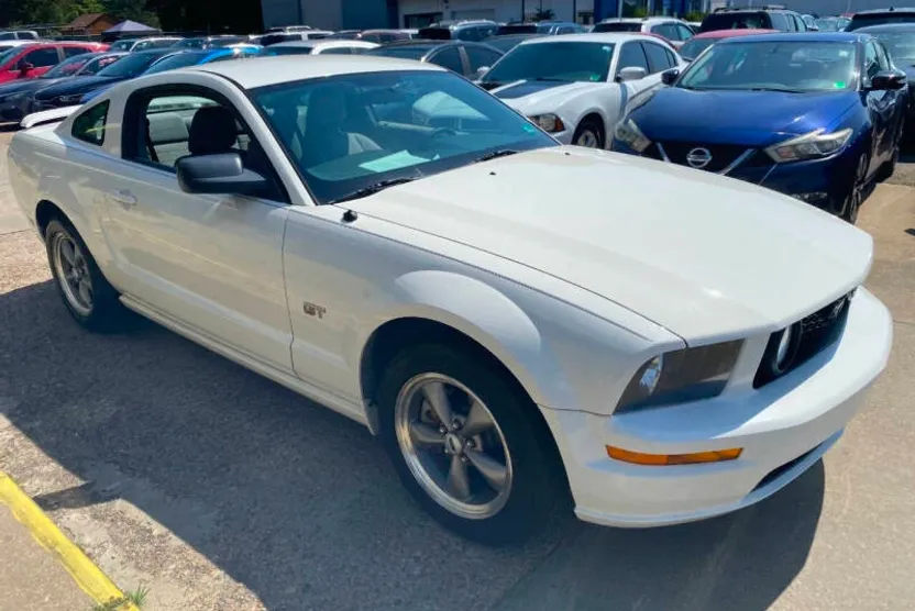 2006 Ford Mustang GT Deluxe photo 1