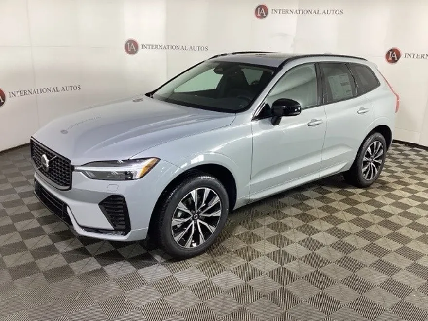 2025 Volvo XC60 B5 Core photo 1