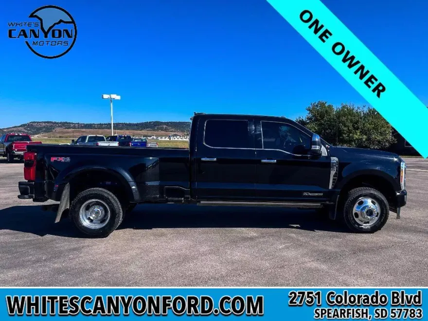 2023 Ford F-350 Platinum photo 1