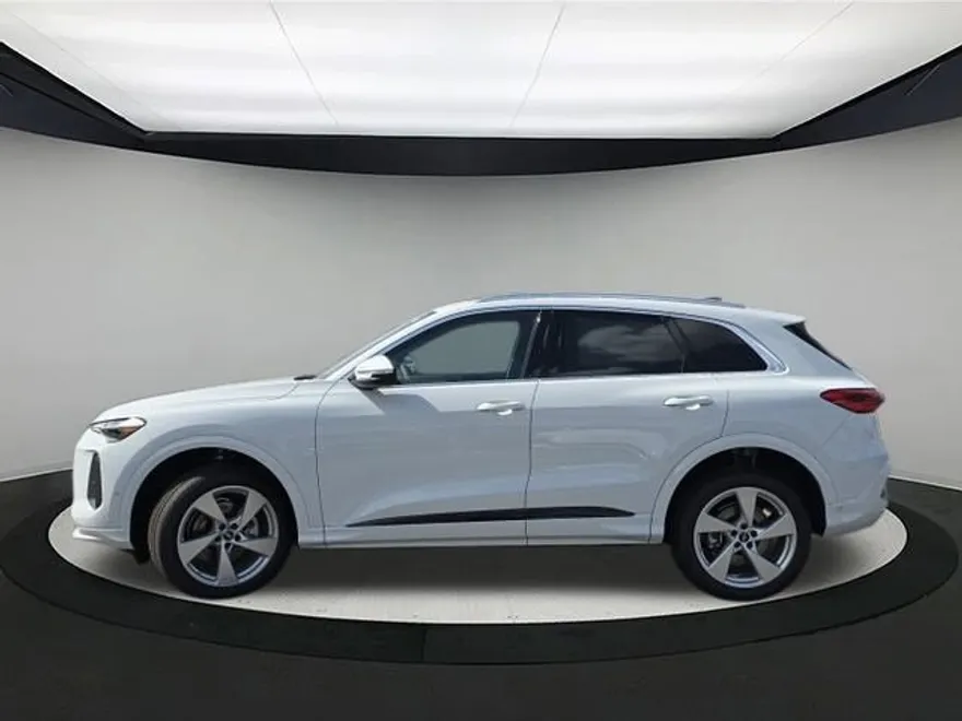 2025 Audi Q5 Premium Plus photo 1