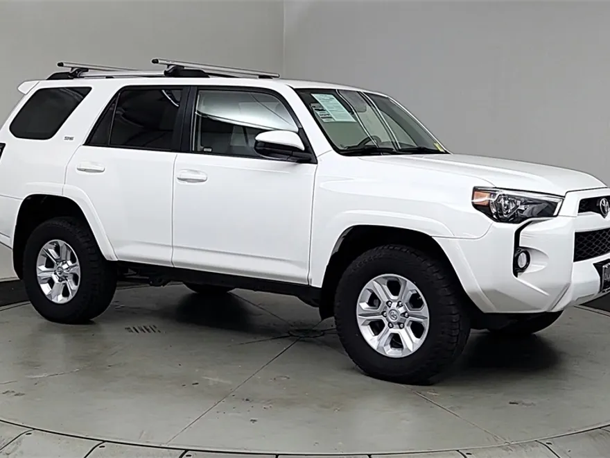 2019 Toyota 4Runner SR5 photo 1