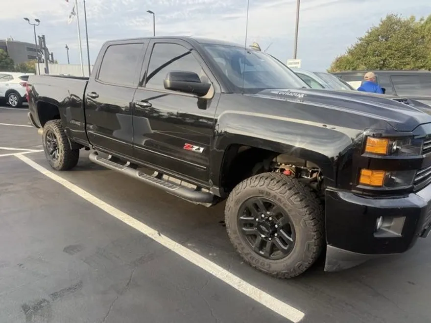 2019 Chevrolet Silverado LTZ photo 1