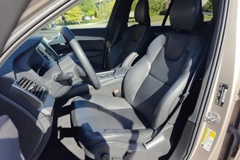 2024 Volvo XC90 B5 Core photo 1