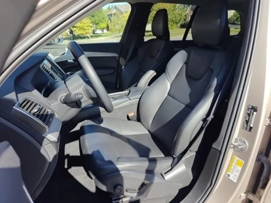 2024 Volvo XC90 B5 Core photo 1