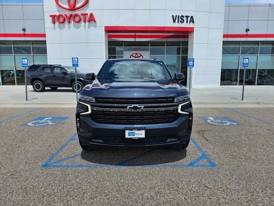 2022 Chevrolet Suburban RST photo 1