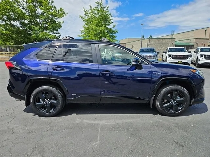 2019 Toyota RAV4 Hybrid XSE photo 1
