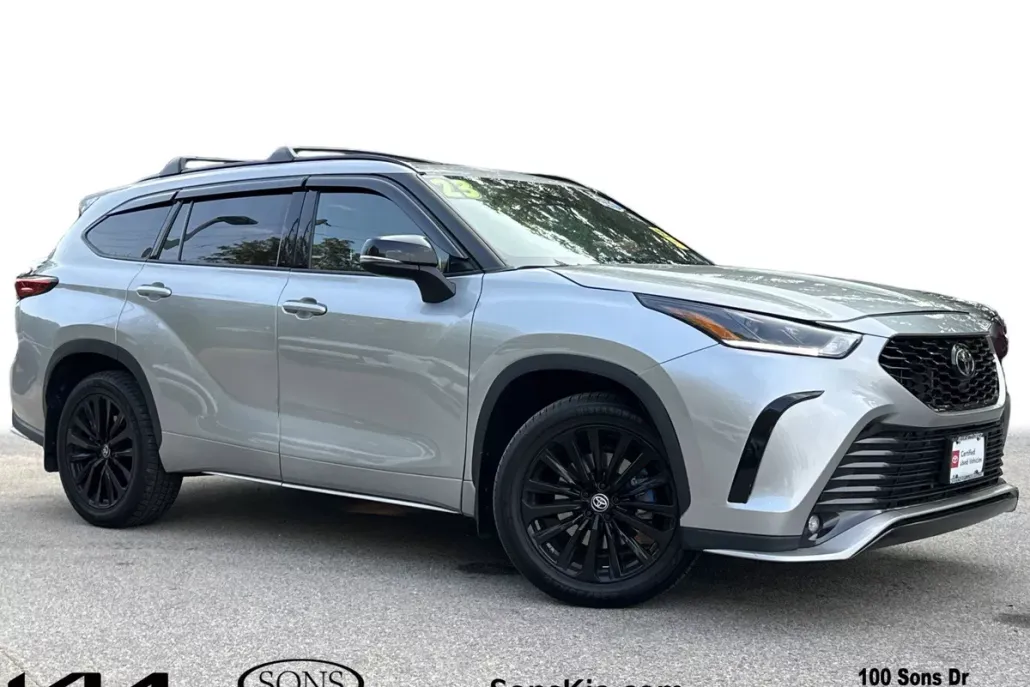 2023 Toyota Highlander L photo 1