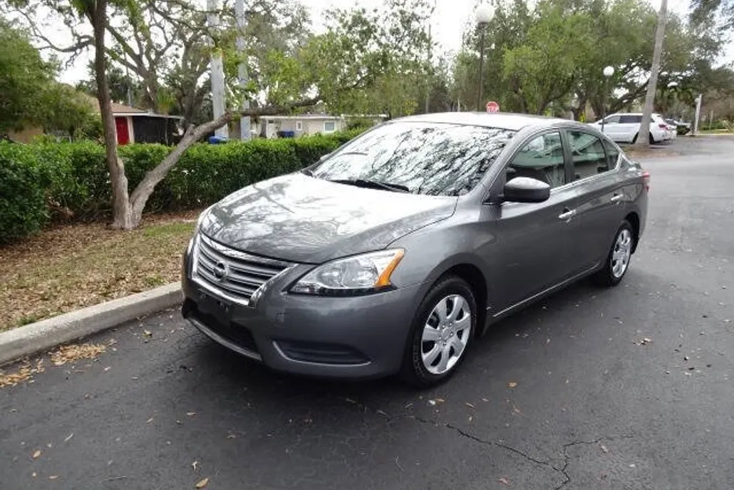 2015 Nissan Sentra S photo 1