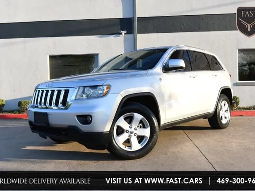 2012 Jeep Grand Cherokee Laredo photo 1
