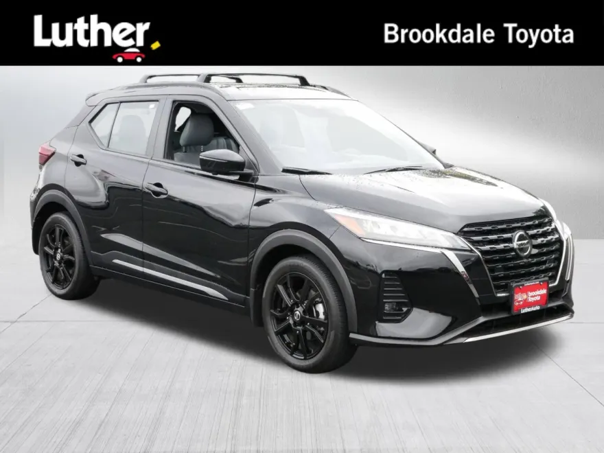 2021 Nissan Kicks SR photo 1