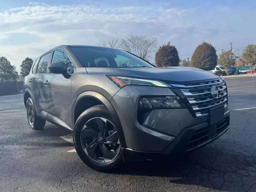 2024 Nissan Rogue SV photo 1