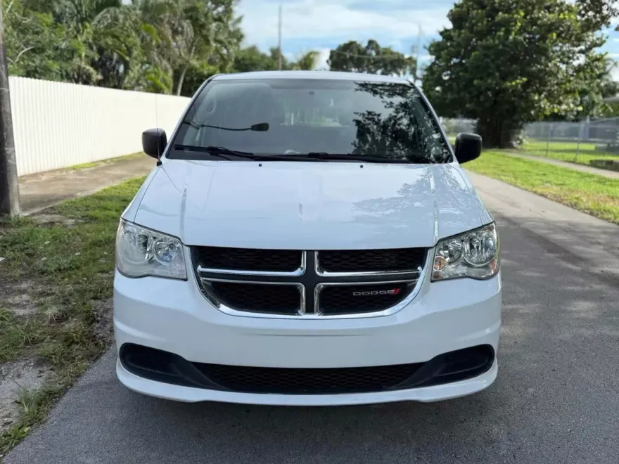 2018 Dodge Grand Caravan SE photo 1