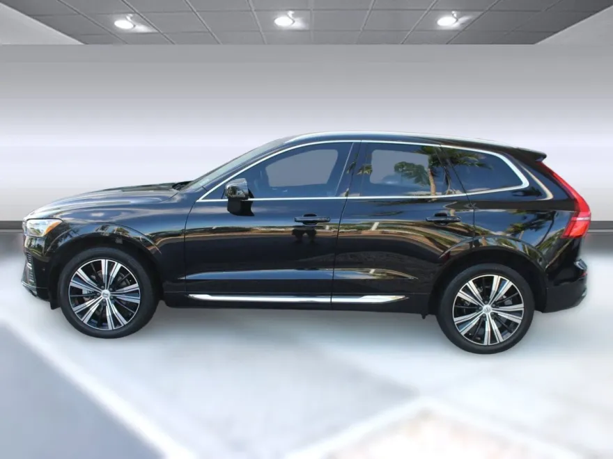 2023 Volvo XC60 B5 Plus photo 1