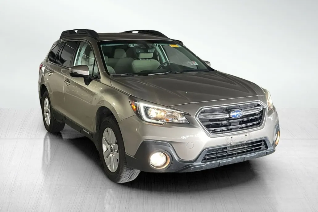 2018 Subaru Outback 2.5i Premium photo 1