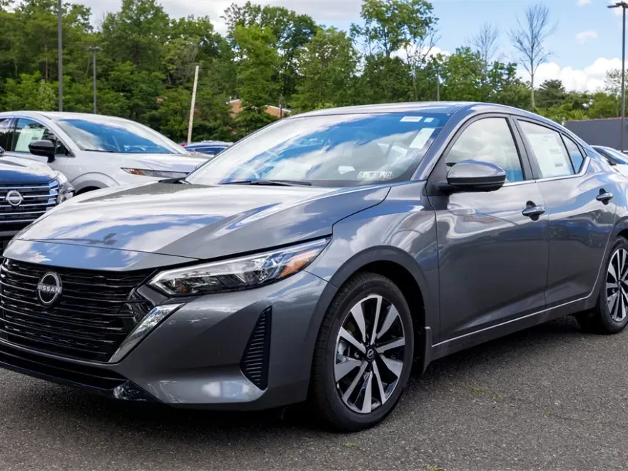 2025 Nissan Sentra SV photo 1