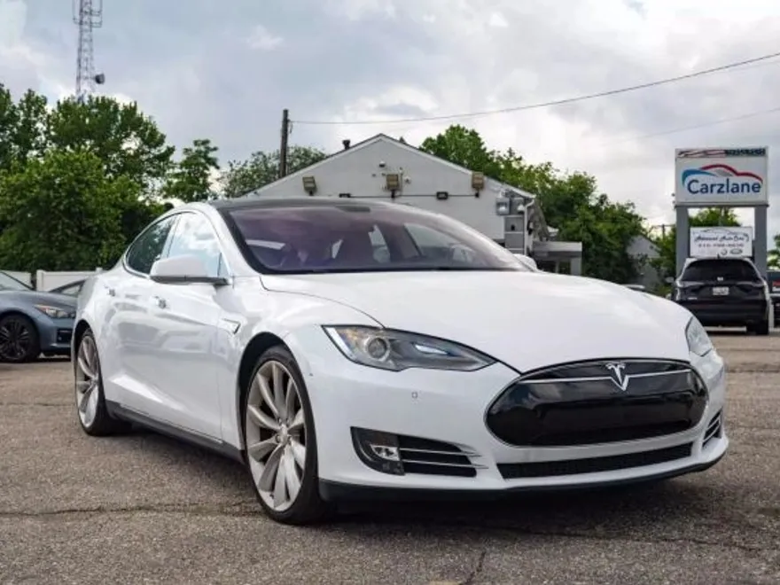 2013 Tesla Model S Performance photo 1