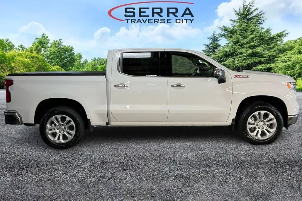 2022 Chevrolet Silverado 1500 LTZ photo 1