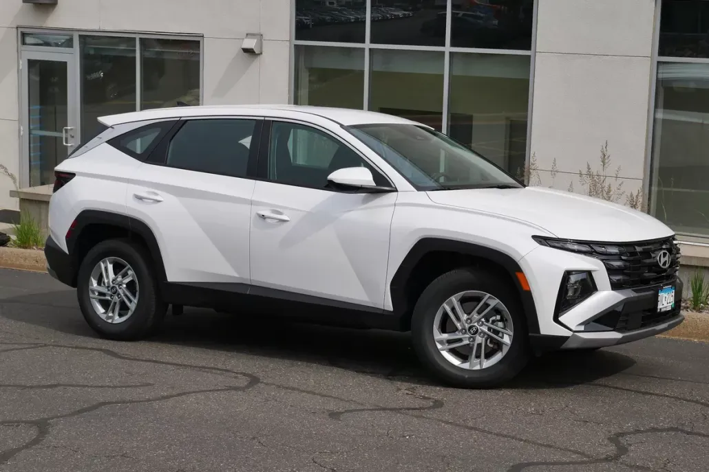 2025 Hyundai Tucson SE photo 1