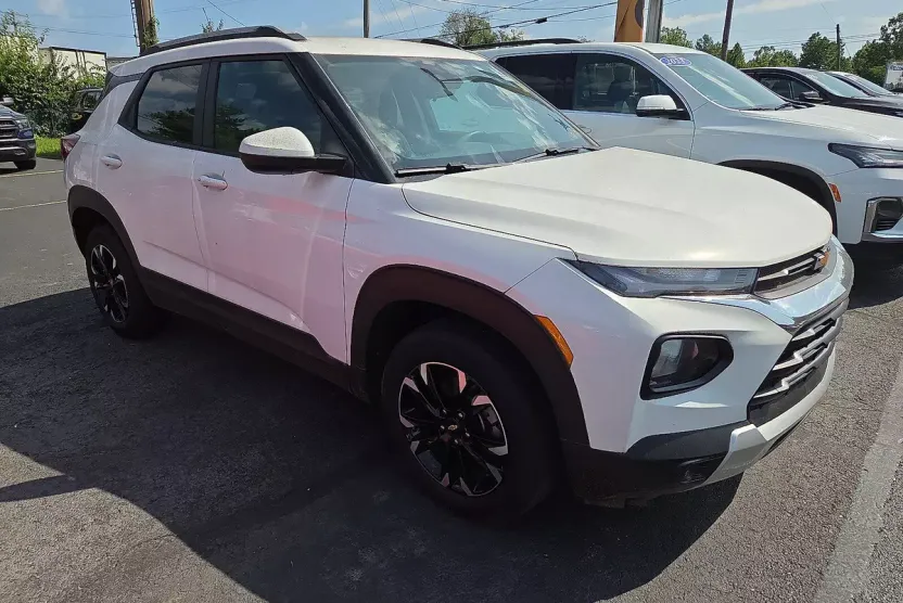 2023 Chevrolet Trailblazer LT photo 1