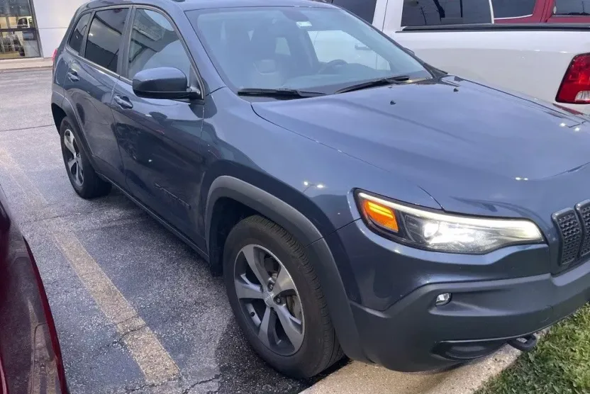 2020 Jeep Cherokee Latitude 80th Anniversary Edition photo 1